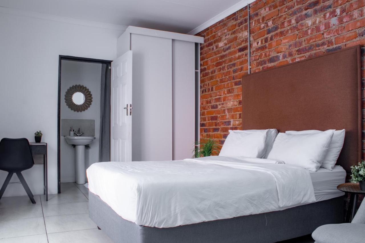 Cosmo Sleepover Roodepoort Ngoại thất bức ảnh