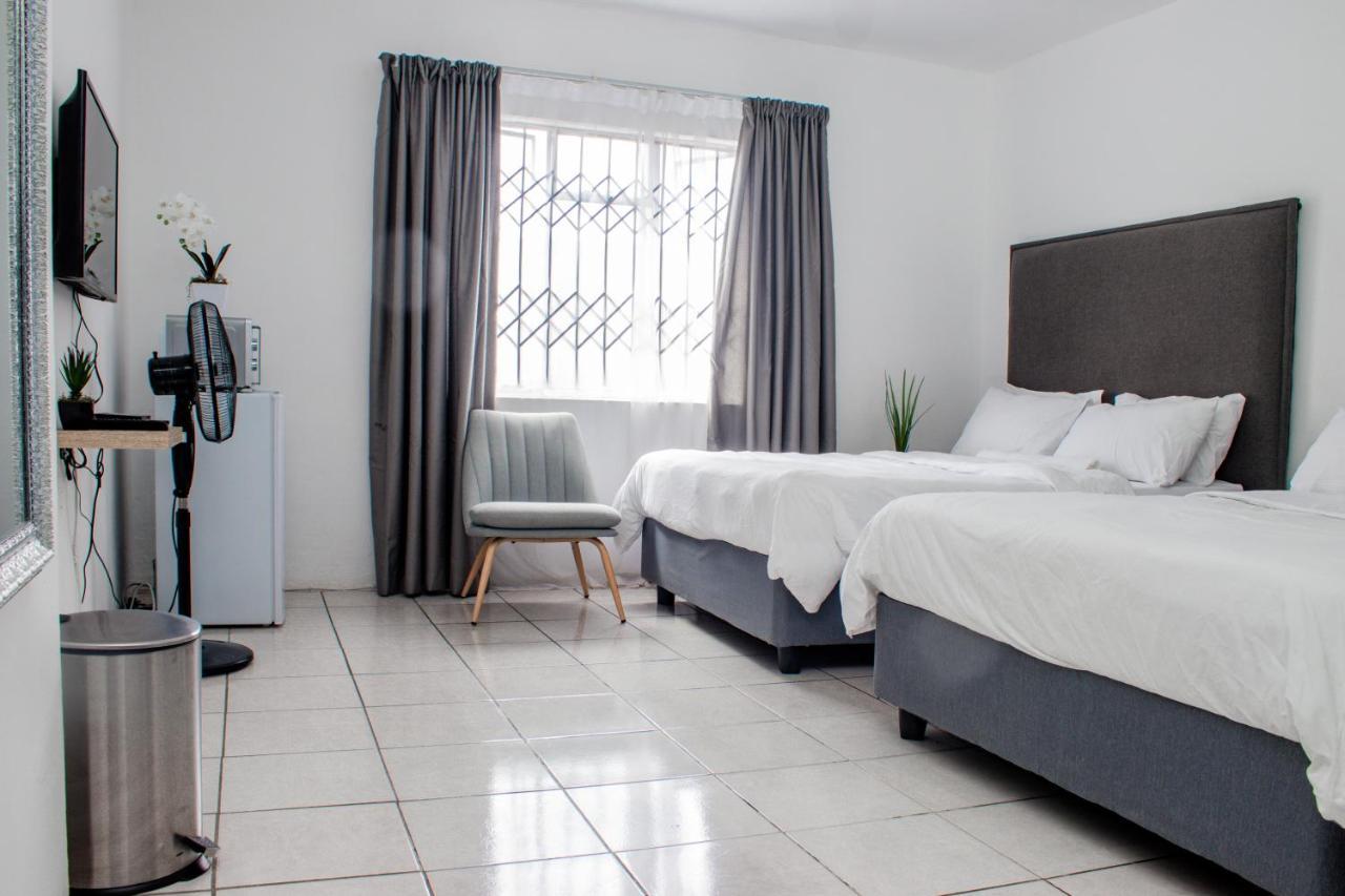Cosmo Sleepover Roodepoort Ngoại thất bức ảnh