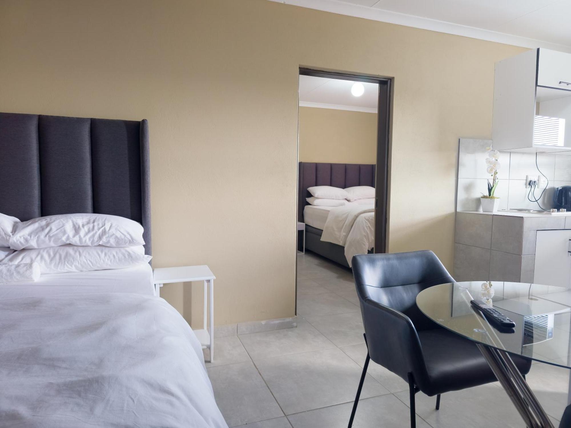 Cosmo Sleepover Roodepoort Ngoại thất bức ảnh